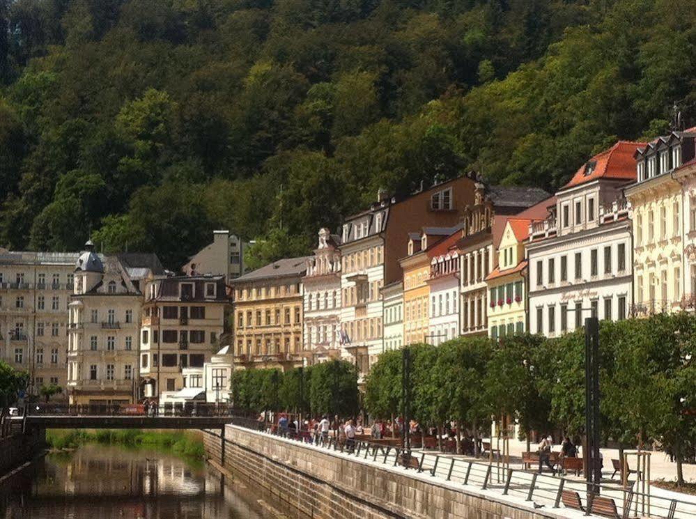 Hotel Maltezsky Kriz Karlovy Vary Bagian luar foto