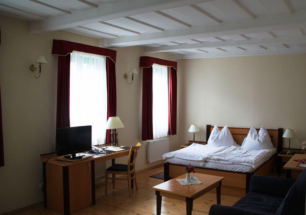 Hotel Maltezsky Kriz Karlovy Vary Bagian luar foto