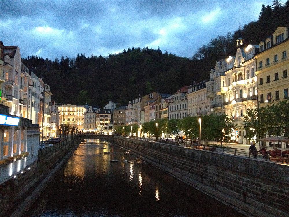 Hotel Maltezsky Kriz Karlovy Vary Bagian luar foto