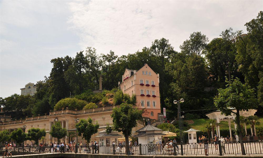 Hotel Maltezsky Kriz Karlovy Vary Bagian luar foto